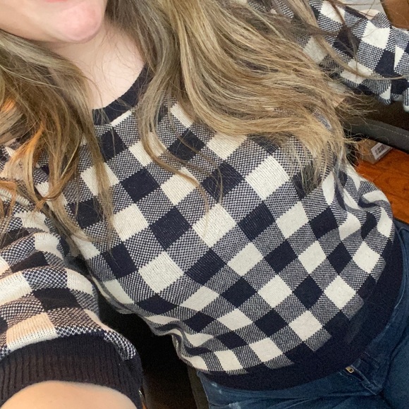 Medium navy blue checkers sweater from Forever 21. - Picture 3 of 3